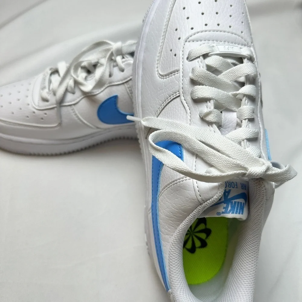 Nike Women's Air Force 1 '07 Shoe Size 8 w/Blue Swish - NEW